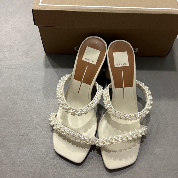 Dolce Vita Noel Heels Vanilla Pearls - Picture 10 of 12